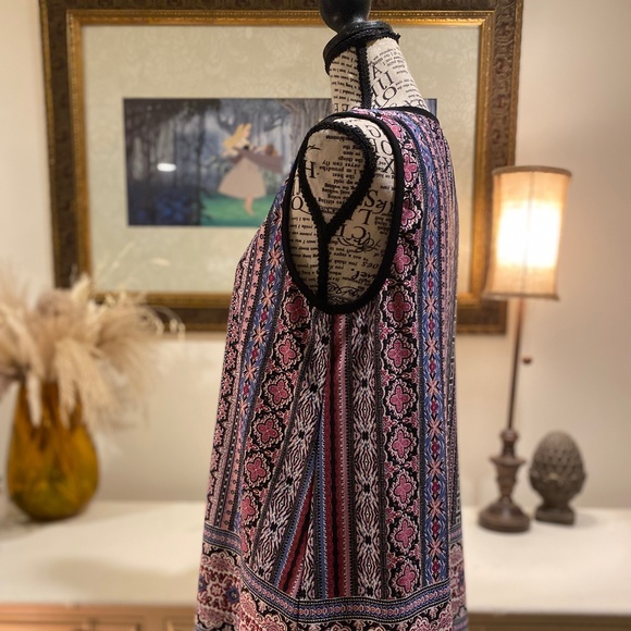 **CLEARANCE** AB Studio Tank Blouse Size Medium Blue Pink White Black - Picture 7 of 8